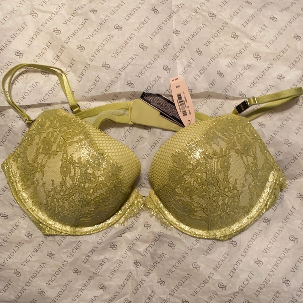 VICTORIA SECRET LIME COLOR, very sexy push-up with fabulous detail